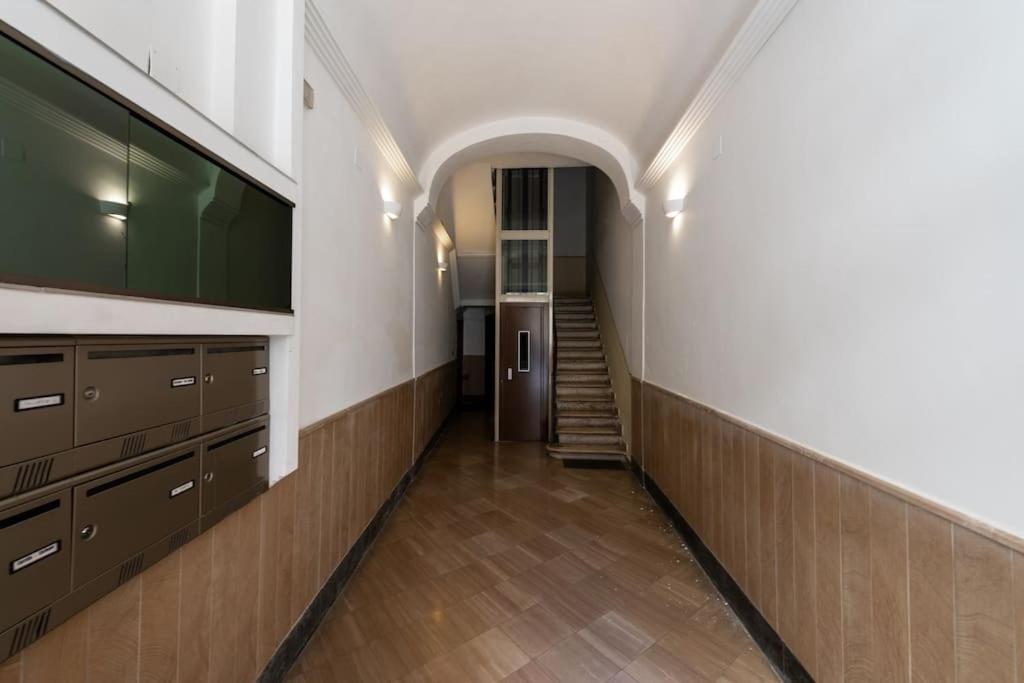 Central Loft Full Comfort Бари Экстерьер фото