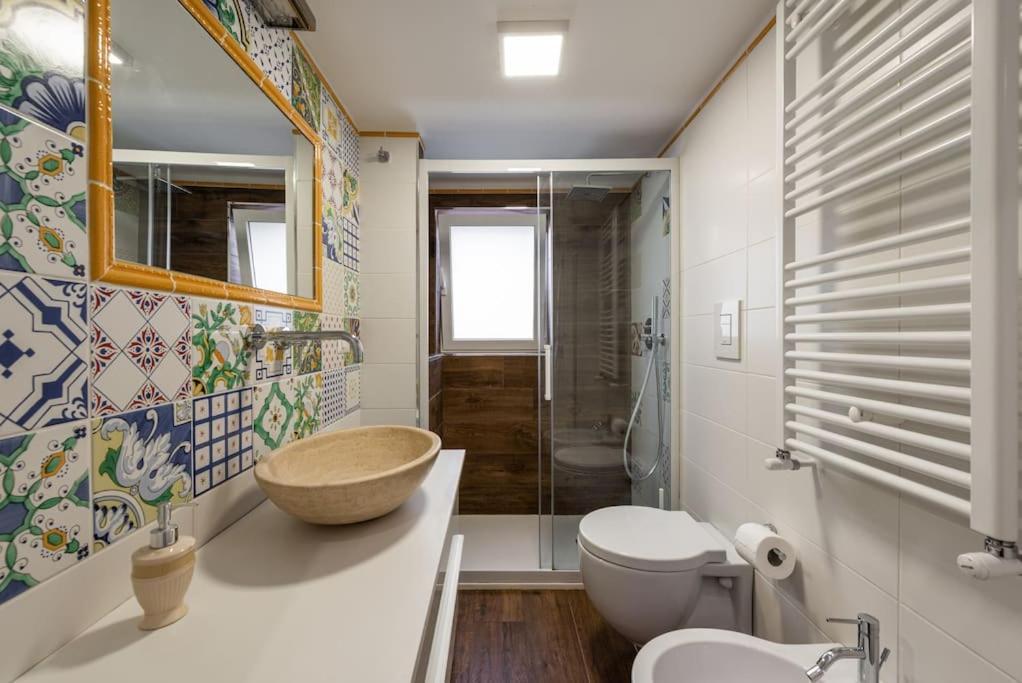 Central Loft Full Comfort Бари Экстерьер фото
